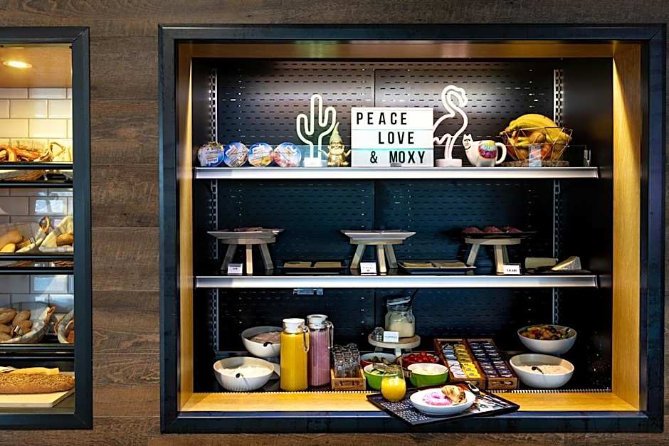 Moxy Brussels City Center