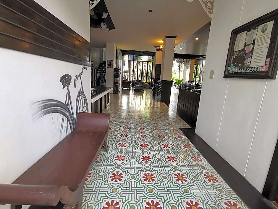 Dee Andaman Hotel
