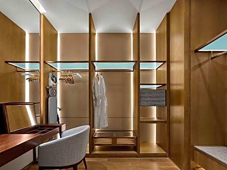 One-Bedroom King Suite with Ocean View