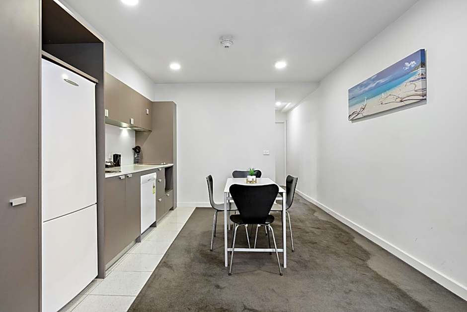 Cosmopolitan Hotel and Apartments