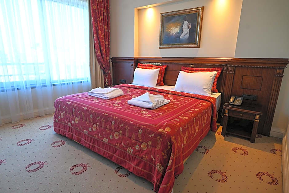 Stone Bridge Hotel