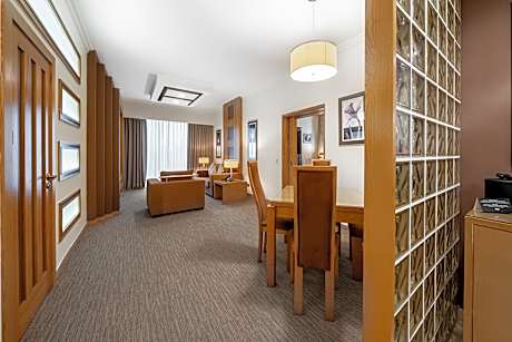Senior Suite