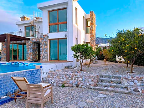 Luxurious villa with breathtaking seaview