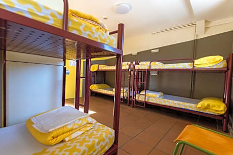 Sextuplet Room