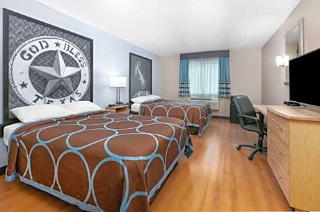 Double Room with Two Double Beds and Bath Tub - Mobility Accessible/Non-Smoking