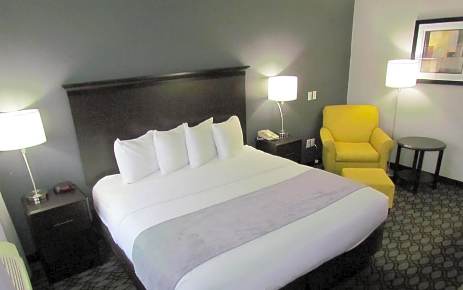 Oak Hill Inn & Suites