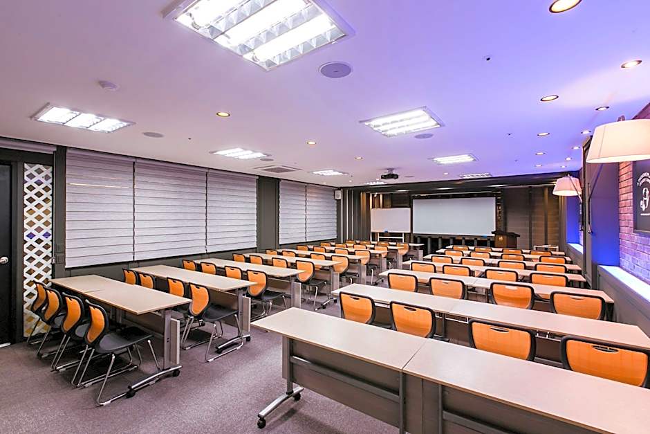 Gyeongju GG Tourist Hotel