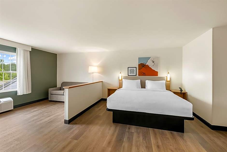 Spark by Hilton Freeport
