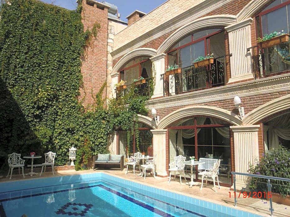 Saint John Hotel