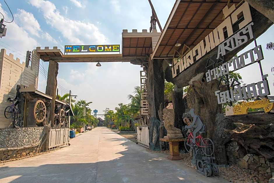 Suankaew​ art​ hostel​