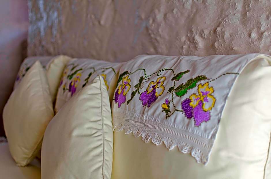 Lilyum Alaçatı - Taş Ev