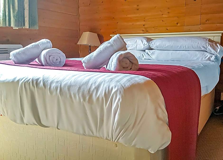 Pantglas Hall Lodges