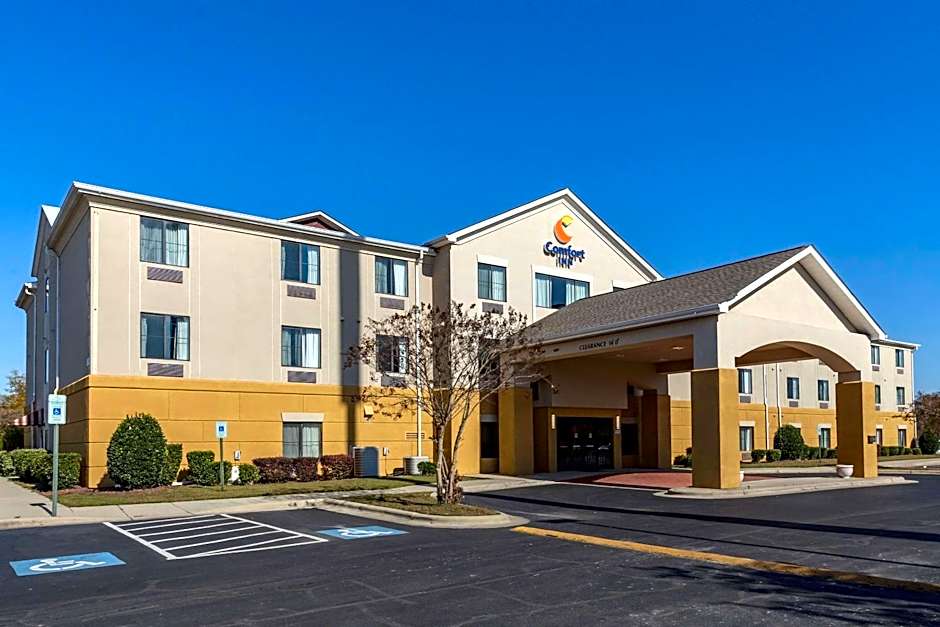 Comfort Inn Smithfield near I-95