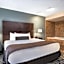 Days Inn & Suites by Wyndham Wausau