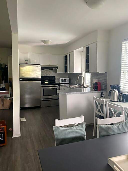 4 bedroom upper level Kits home