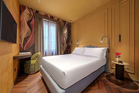 Deluxe Room with French Bed