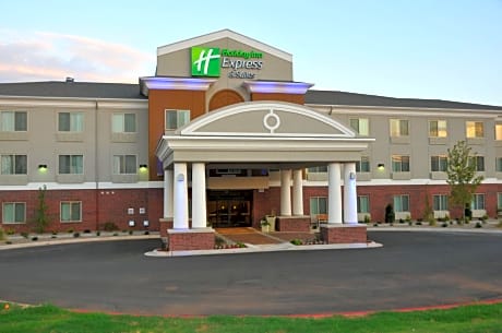Holiday Inn Express & Suites Clinton By IHG