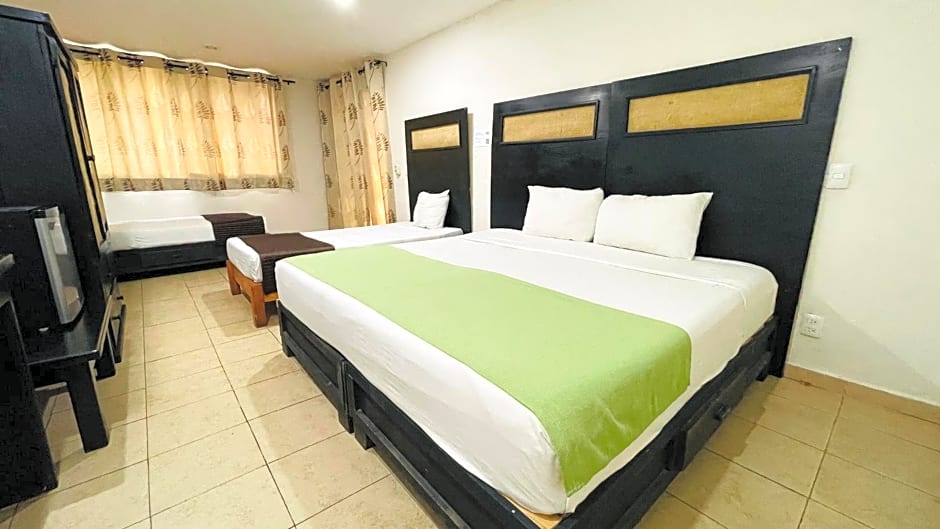 Hotel B&B by Playa del Karma