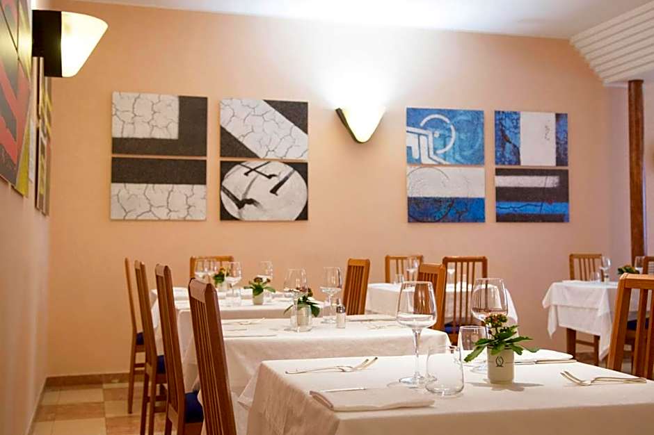 Hotel Ristorante SASSO