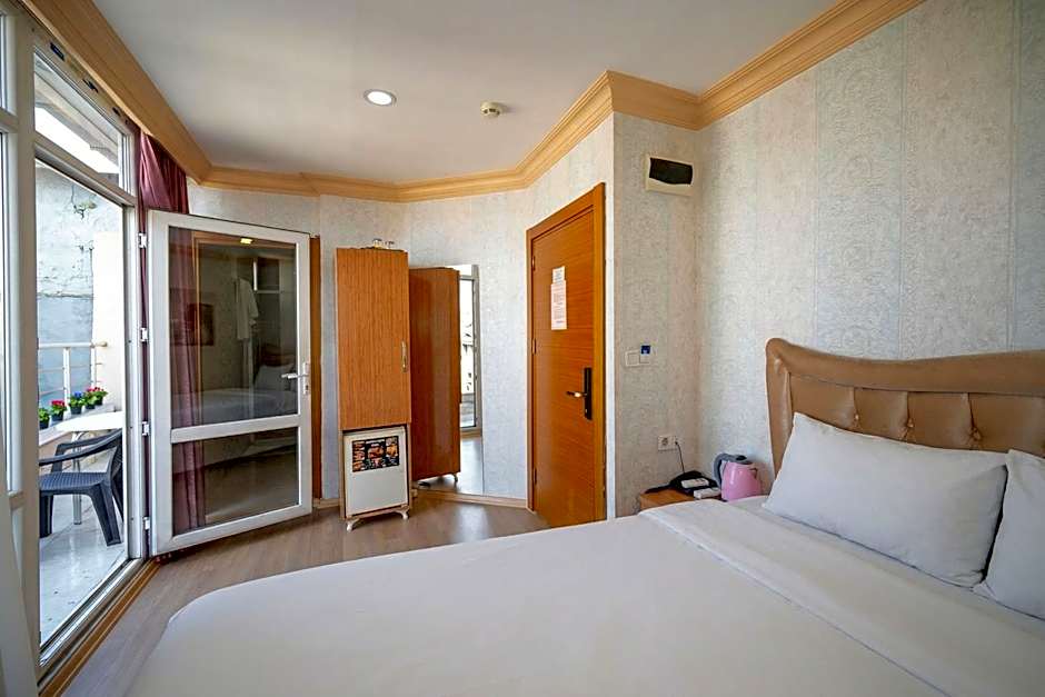 Maxwell Hotel