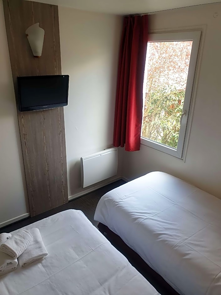 Kyriad Direct Poissy - Acheres