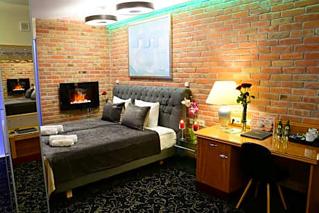 Deluxe Apartment with Fireplace and Hot Tub