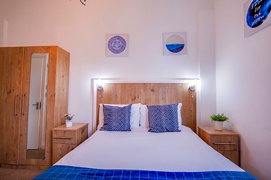 OYO TamTam Acton Hotel