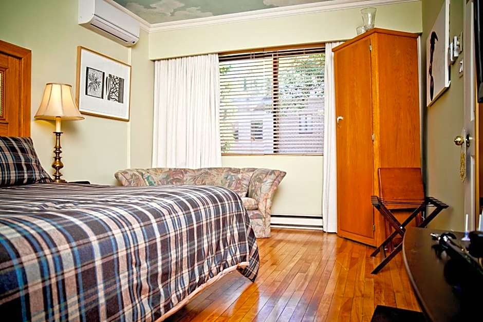 Maison Des Jardins B & B