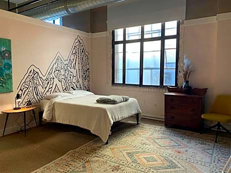 6-Bed Mixed Dormitory Room