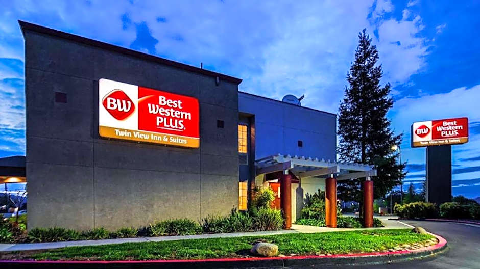 Best Western Plus Twin View Inn & Suites