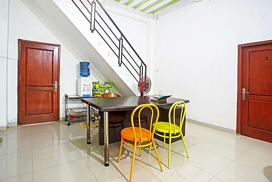 OYO Life 90587 Domen Homestay Syariah