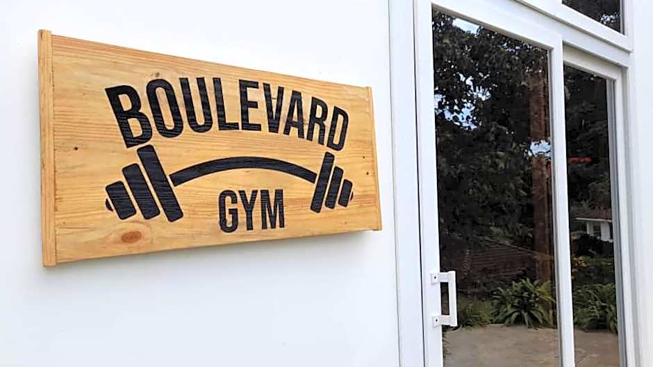 Boulevard Inn Mt Meru