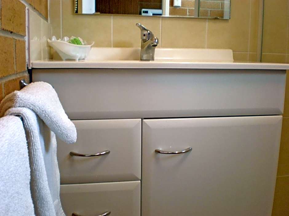 White Lanterns Motel