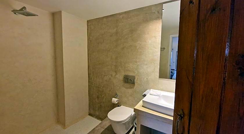 Galaxy Suites & Spa