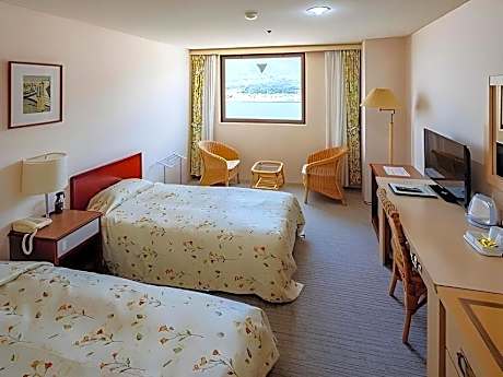 Twin Room (Female Only) - Non-Smoking