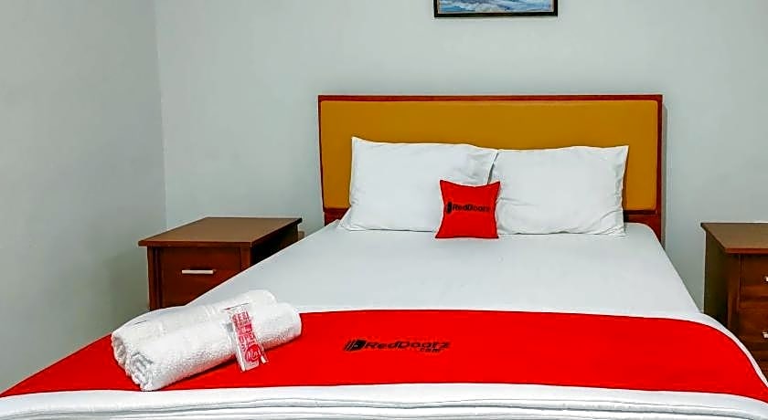 RedDoorz at Omah Candi Sari near Airport YIA