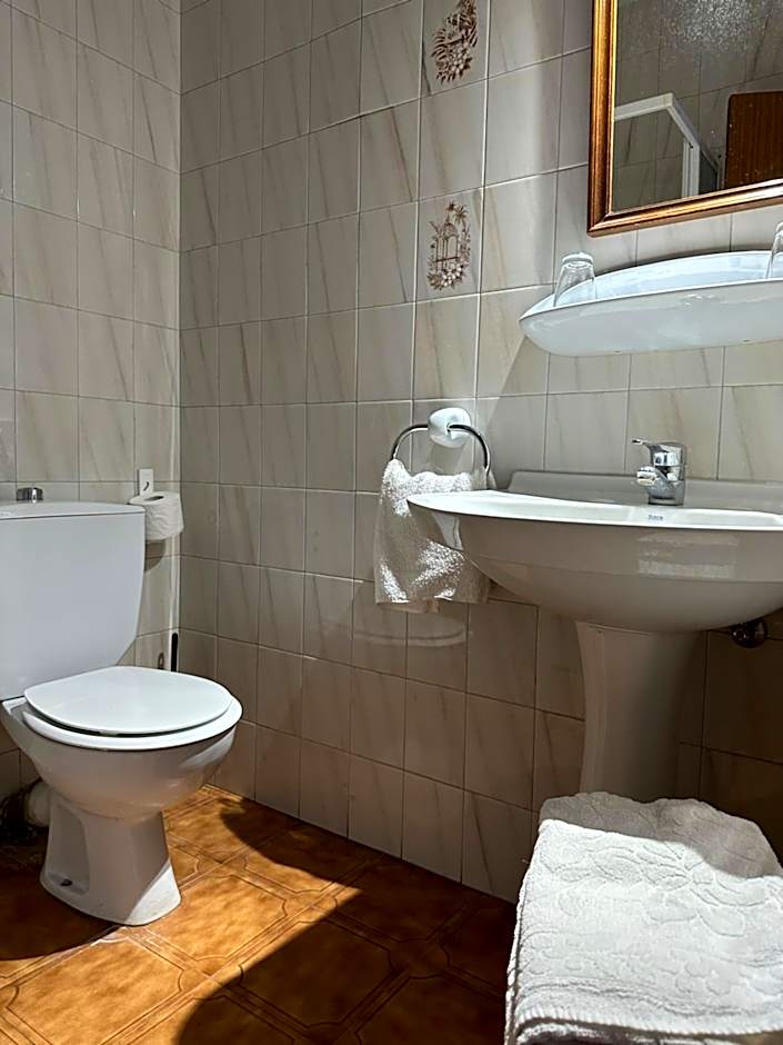 Hostal agripino y Restaurante asiático