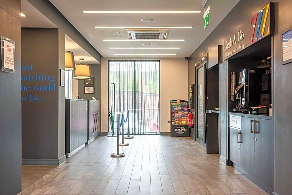 Roomzzz Chester City