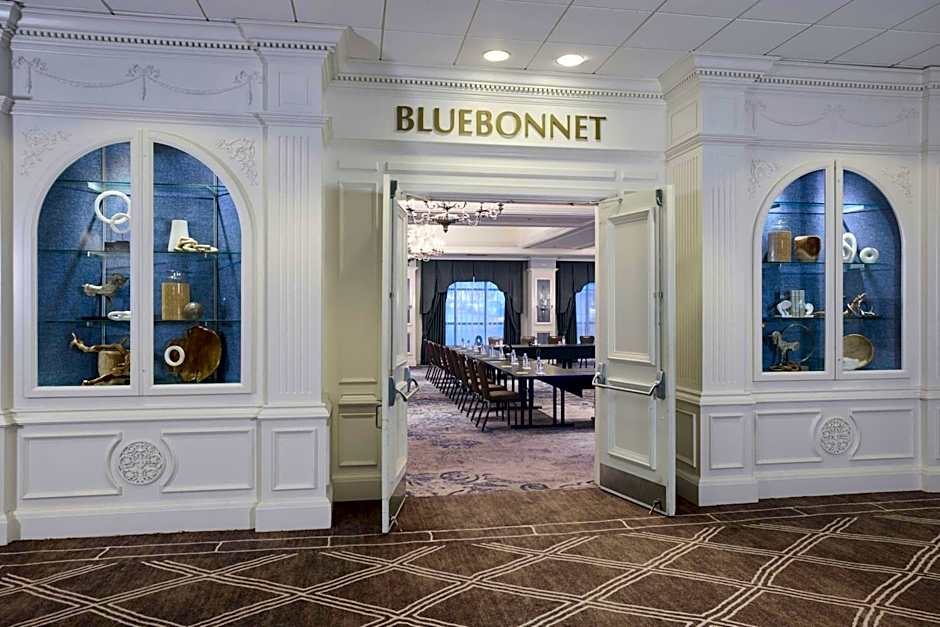 Renaissance by Marriott Austin Hotel