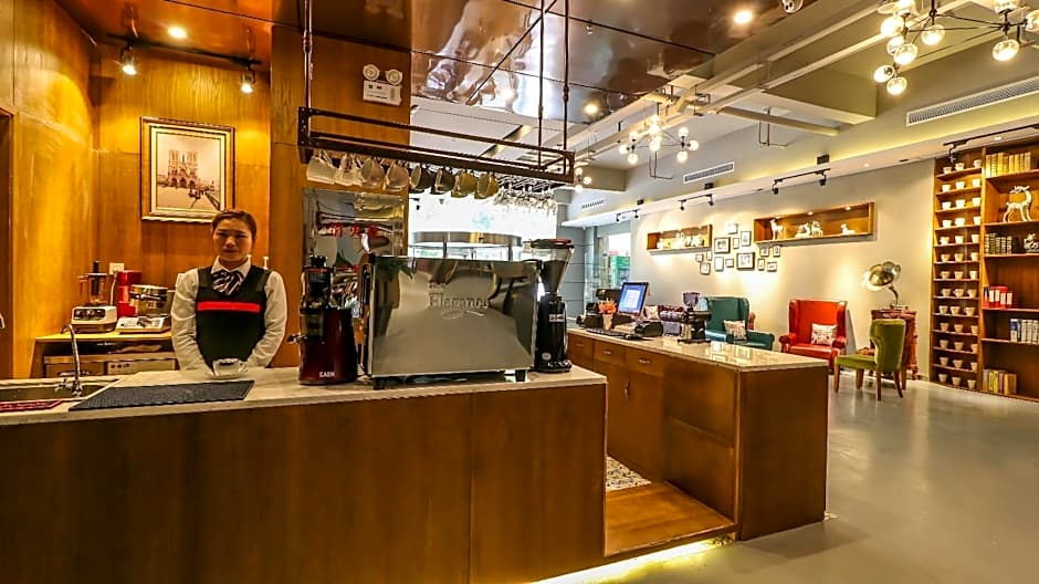 James Joyce Coffetel (Changsha Youyi Road Metro Station) – Changsha, KY
