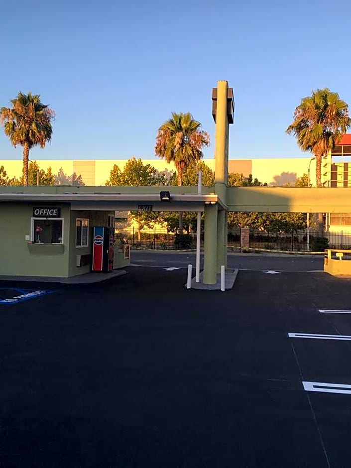 Town House Motel