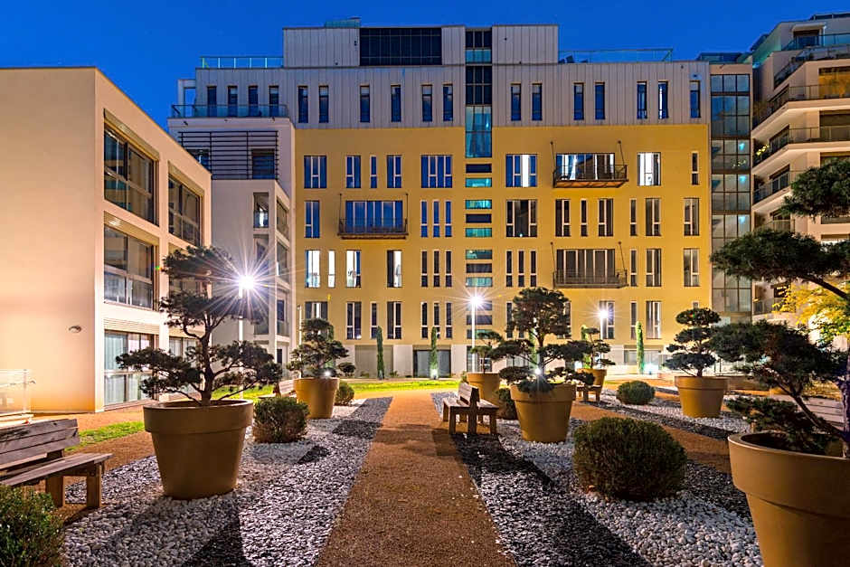 Lagrange Aparthotel Lyon LumiÃ¨re