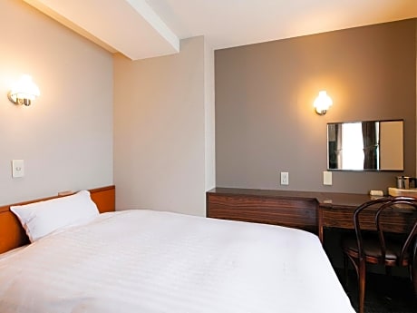 Single Room - Non-Smoking