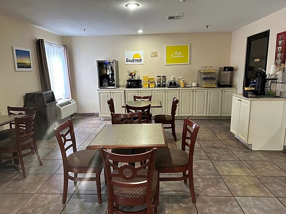 Days Inn & Suites by Wyndham Eunice