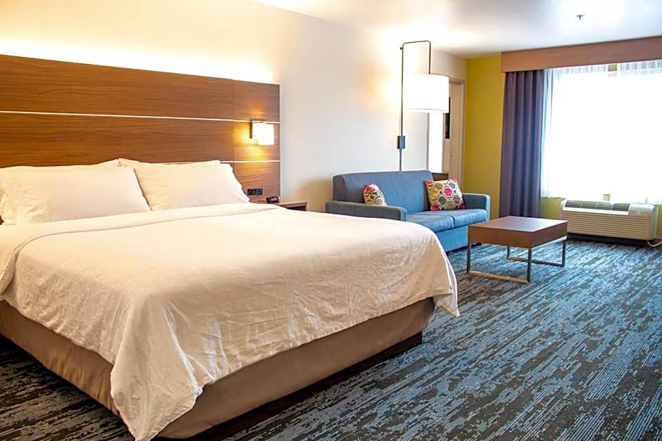 Holiday Inn Express Hotel & Suites Wausau By IHG