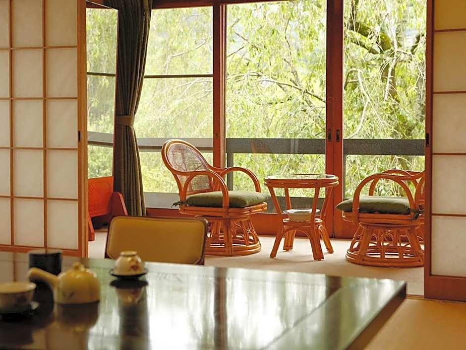 源泉掛け流しの宿Albergo湯楽