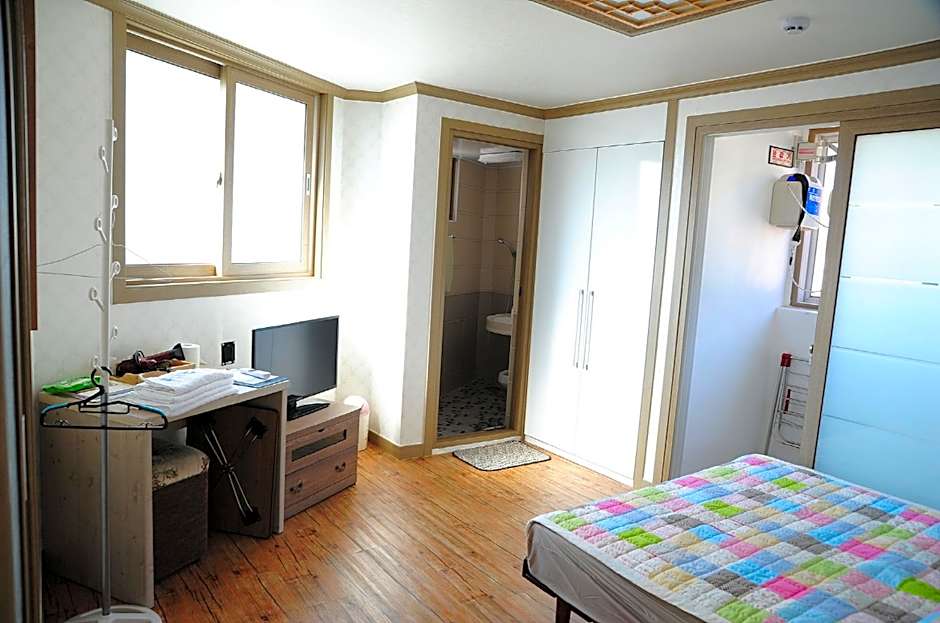 THE 1st Andong Hostel