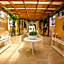 Los Flamencos Aparthotel Beach Club