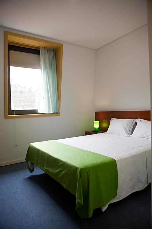 Photo 1 of 4 of 1 Extra Bed