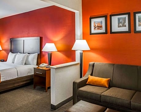 2 Queen Beds, Suite, Nonsmoking